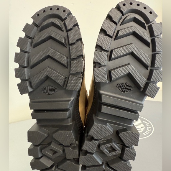 Womens Palladium Revolt Hi TX Platform Boot / Star White / 97242-116-M / Size 10 - Picture 6 of 7